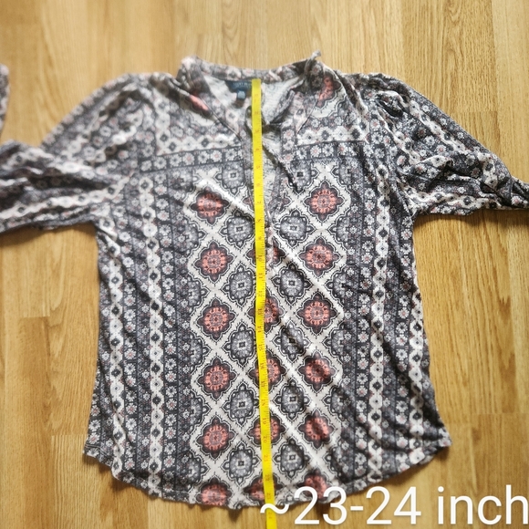 Lucky Brand Long Sleeve Top - Picture 9 of 10